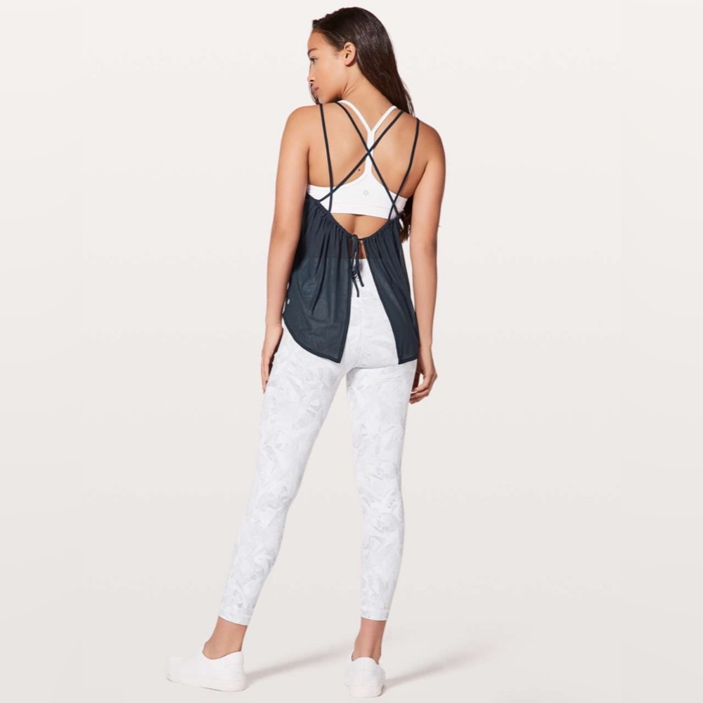 Lululemon Such A Cinch Tank in True Navy - Picture 2 of 4